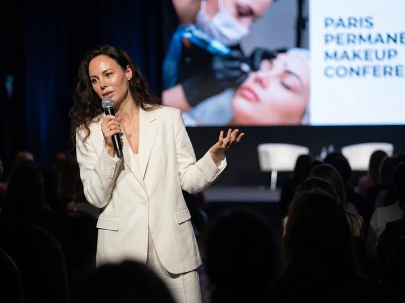 Mary Bell — выступление на международном форуме красоты, Париж 2019