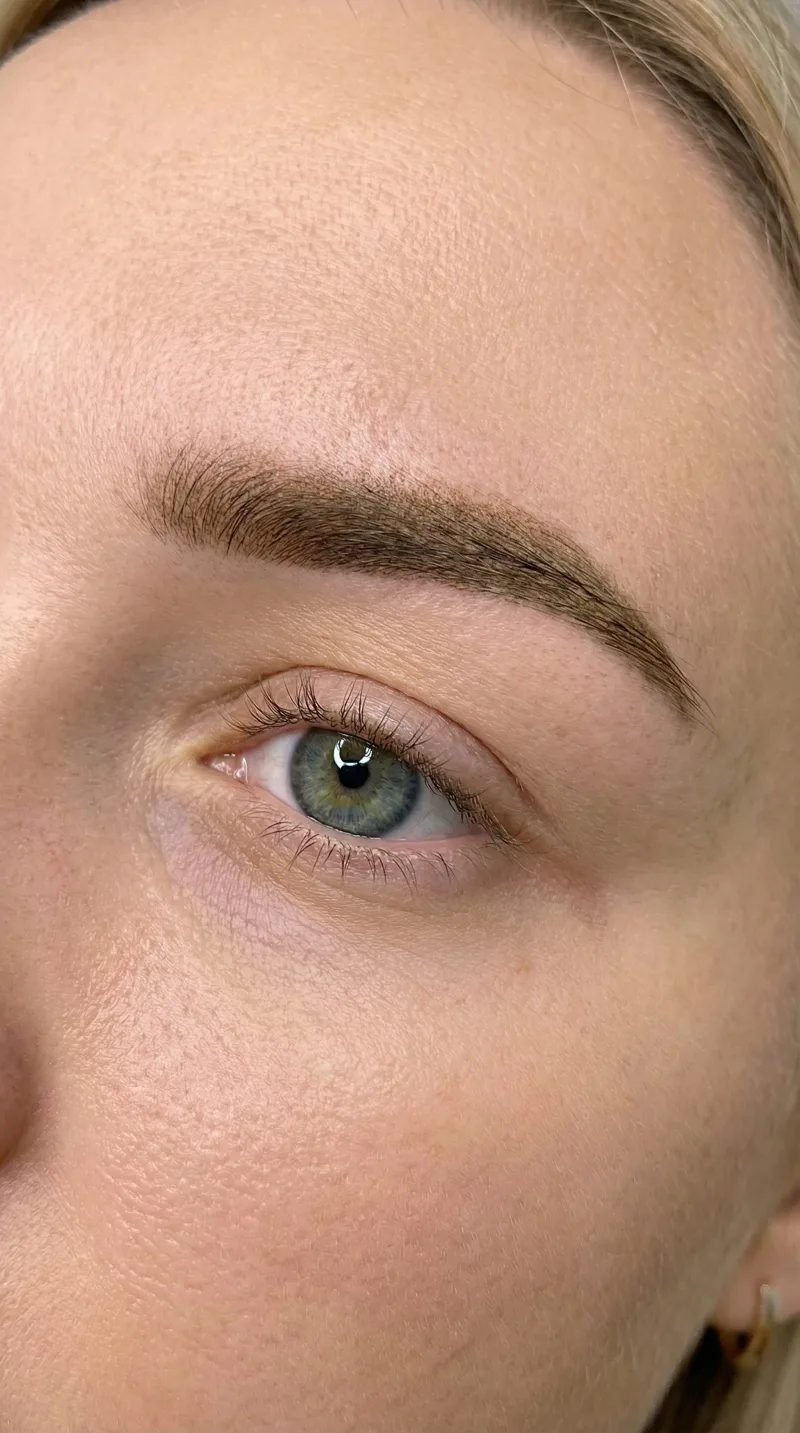 Пудровые брови — результат перманентного макияжа, мастер Mary Bell, Самара