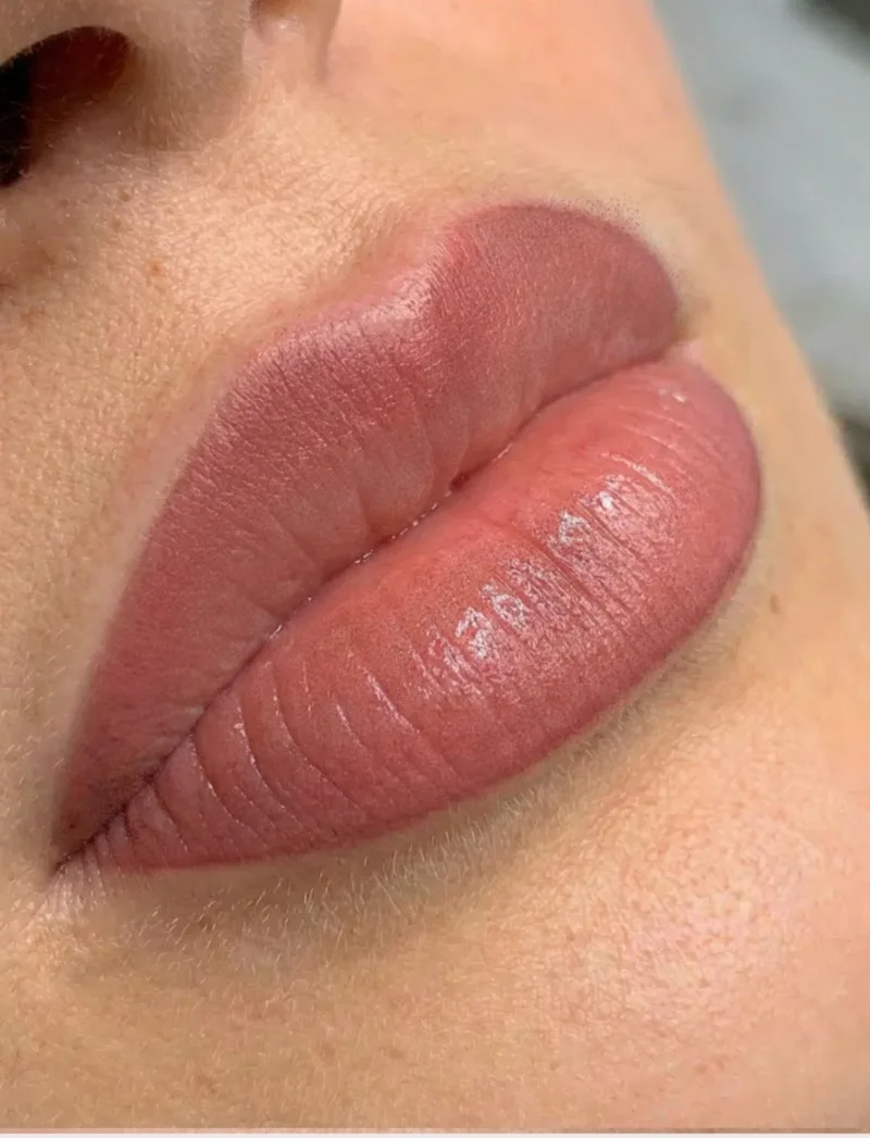 Перманентный макияж губ — натуральный оттенок, Самара